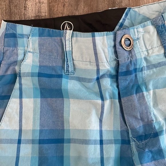 Volcom Surf and turf board shorts - Picture 2 of 5